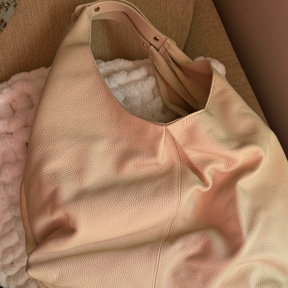 Classic Soft Hobo Bag in ivory - used once, perfect condition